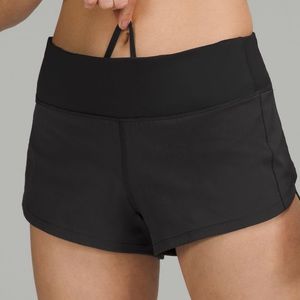 Speed Up Low-Rise Lined 2.5” Short, Womens size 6